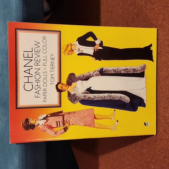 CHANEL Other - Vintage 80s Chanel paper dolls